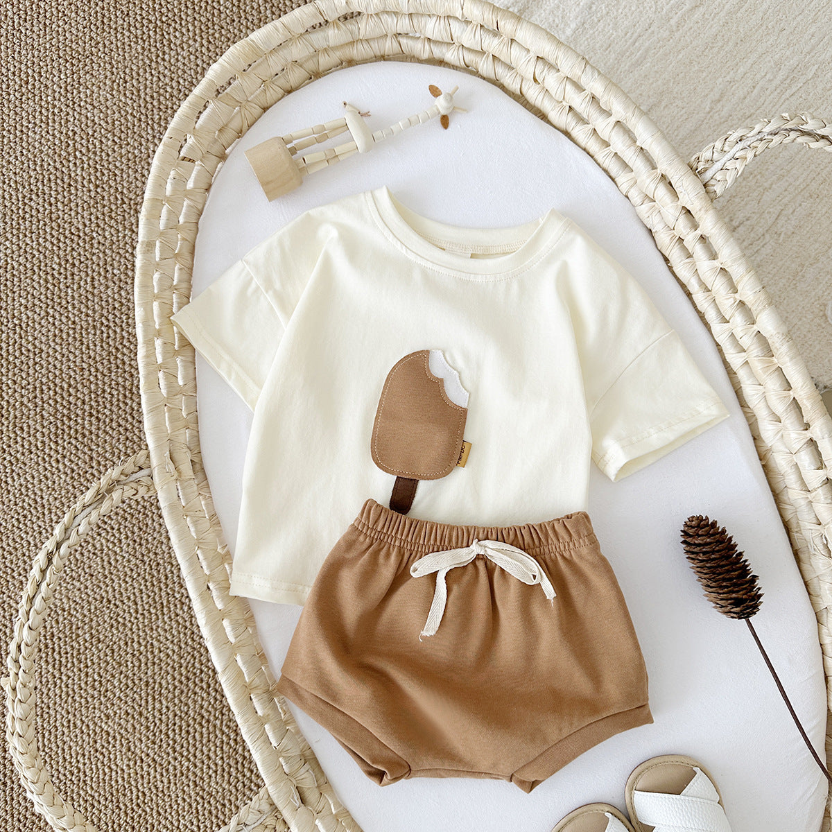Girls' Casual Round Neck Short Sleeve and Shorts Suit